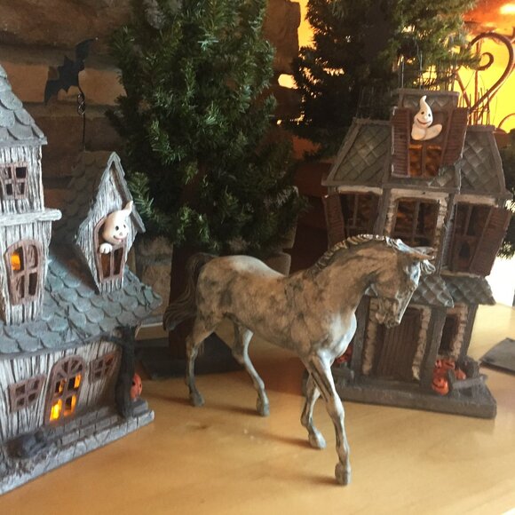 RARE/MINT Breyer Retired Limited Edition Halloween Horse Series: 2004 “Cryptic” - Picture 2 of 16